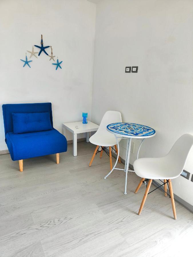 Blue Room 테르몰리 외부 사진